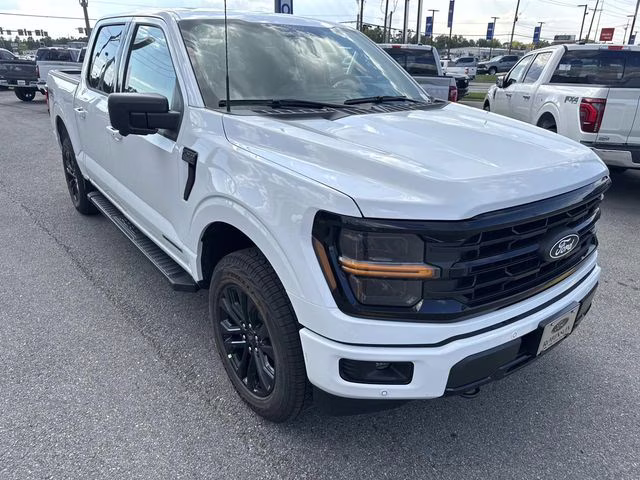 2025 Oxford White Ford F-150 XLT 4X4 Truck