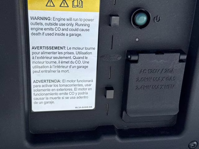 2025 Oxford White Ford F-150 XLT 4X4 Truck