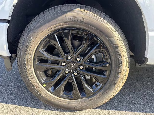 2025 Oxford White Ford F-150 XLT 4X4 Truck