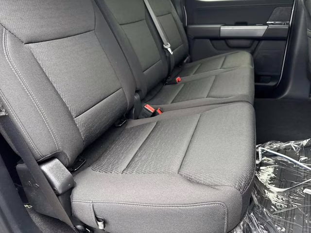 2025 Oxford White Ford F-150 XLT 4X4 Truck