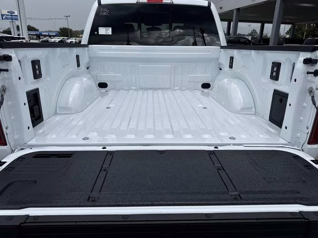 2025 Oxford White Ford F-150 XLT 4X4 Truck