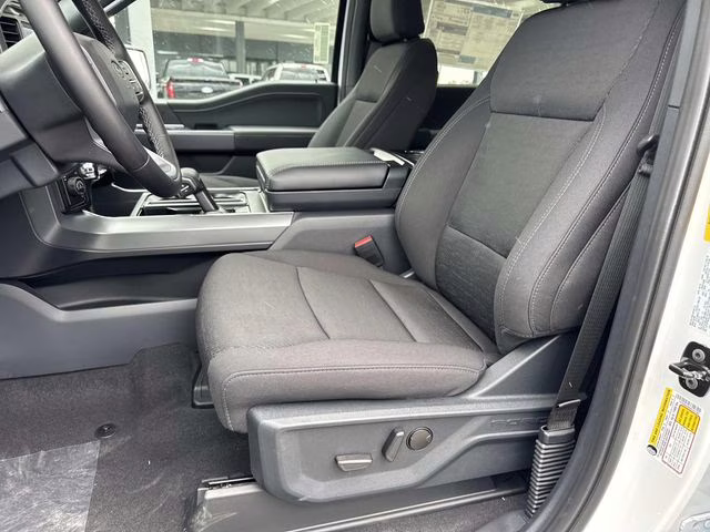 2025 Oxford White Ford F-150 XLT 4X4 Truck