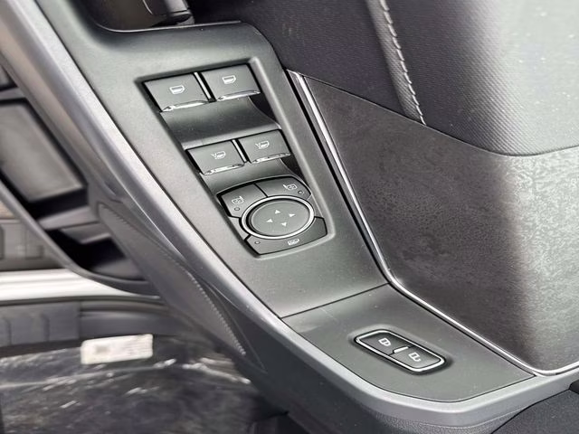 2025 Oxford White Ford F-150 XLT 4X4 Truck