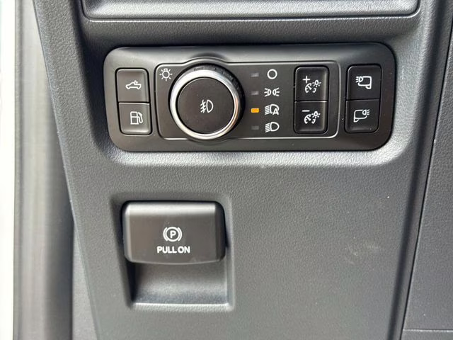 2025 Oxford White Ford F-150 XLT 4X4 Truck