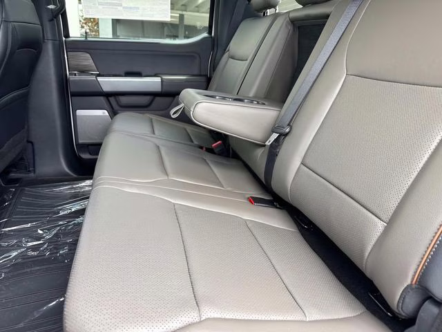 2025 White Metallic Ford F-150 Lariat 4X4 Truck