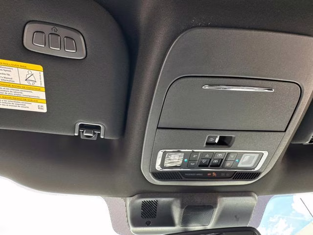 2025 White Metallic Ford F-150 Lariat 4X4 Truck