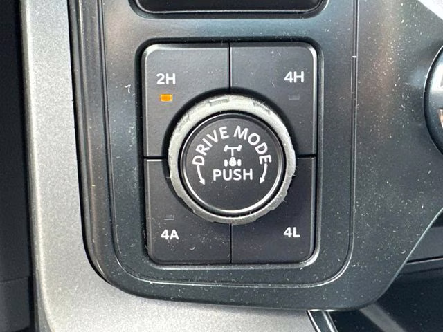 2025 White Metallic Ford F-150 Lariat 4X4 Truck