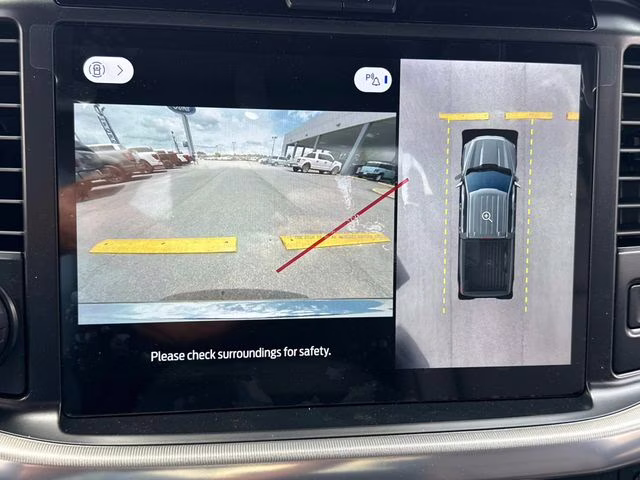 2025 White Metallic Ford F-150 Lariat 4X4 Truck