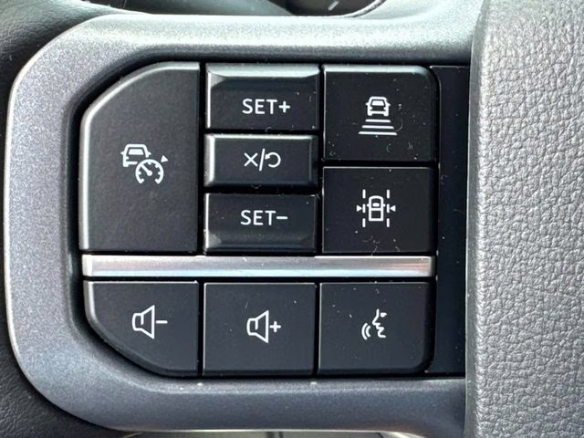 2025 White Metallic Ford F-150 Lariat 4X4 Truck