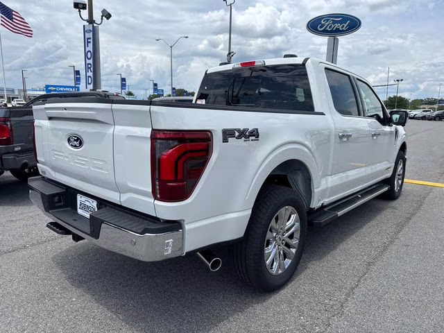 2025 White Metallic Ford F-150 Lariat 4X4 Truck