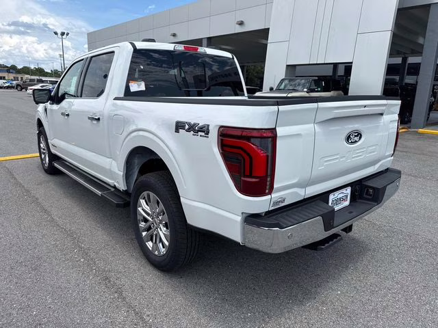 2025 White Metallic Ford F-150 Lariat 4X4 Truck