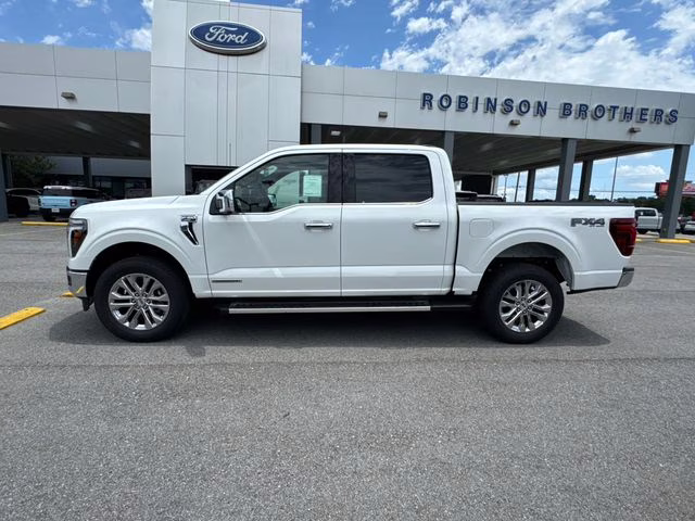 2025 White Metallic Ford F-150 Lariat 4X4 Truck