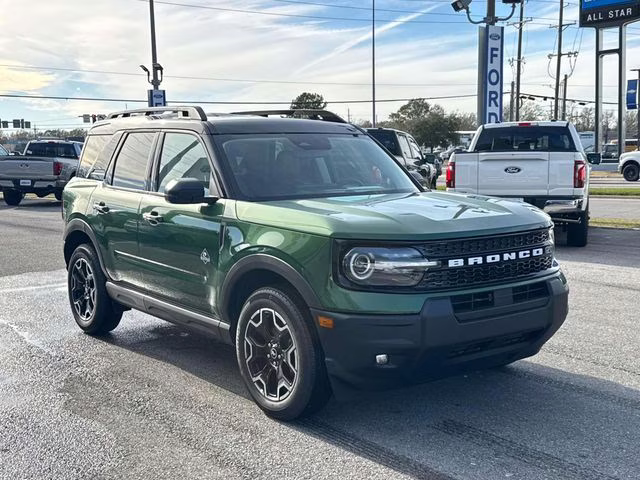 2025 Green Metallic Ford Bronco Sport Outer Banks 4X4 SUV