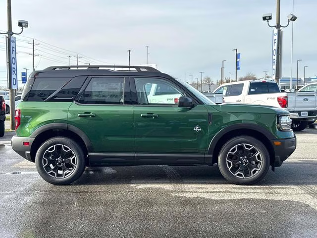 2025 Green Metallic Ford Bronco Sport Outer Banks 4X4 SUV