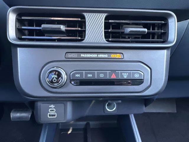 2026 Oxford White Ford Maverick XL AWD Truck