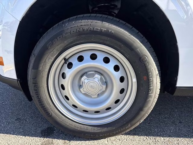 2026 Oxford White Ford Maverick XL AWD Truck