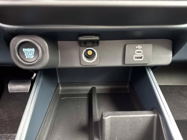 2026 White Metallic Ford Maverick Lariat AWD Truck