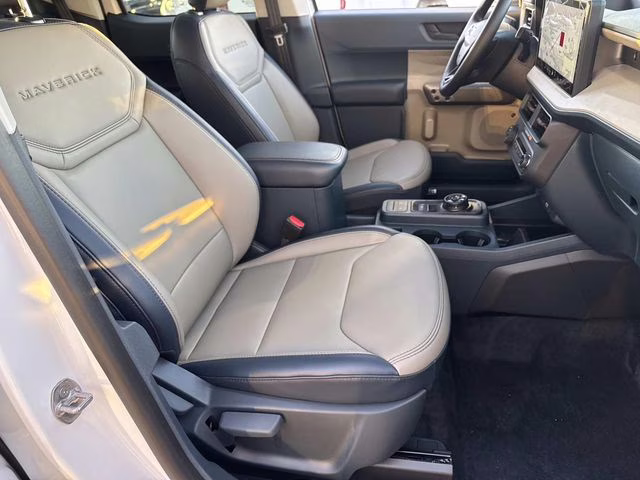 2026 Oxford White Ford Maverick Lariat AWD Truck