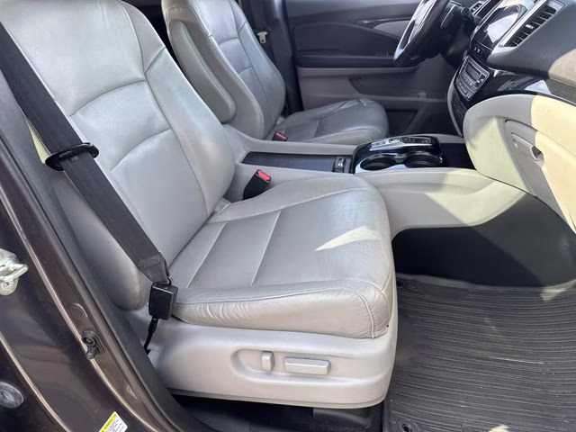 2016 Grey Honda Pilot Touring FWD SUV
