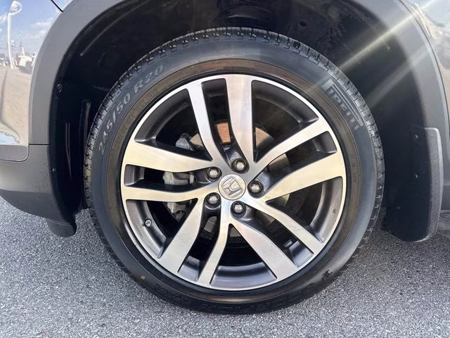 2016 Grey Honda Pilot Touring FWD SUV