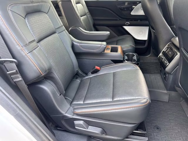 2025 White Metallic Lincoln Aviator Black Label AWD SUV