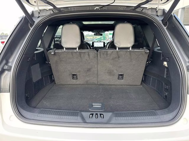 2025 White Metallic Lincoln Aviator Black Label AWD SUV