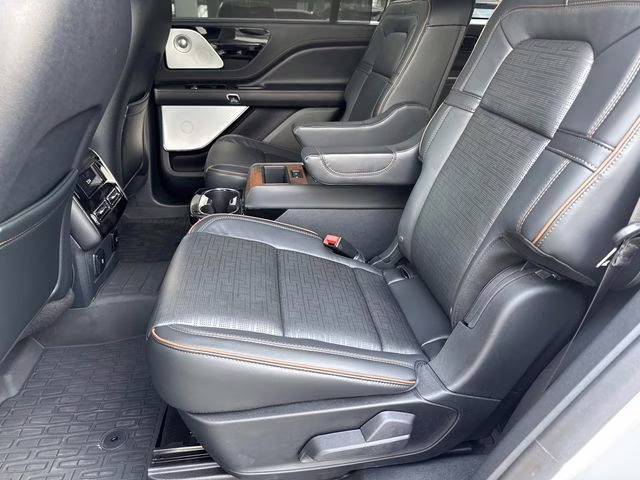 2025 White Metallic Lincoln Aviator Black Label AWD SUV