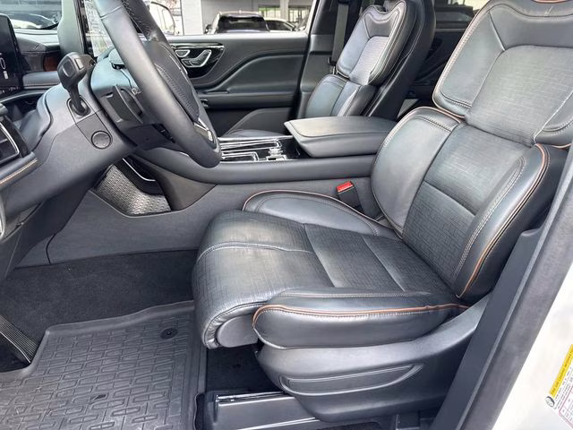 2025 White Metallic Lincoln Aviator Black Label AWD SUV