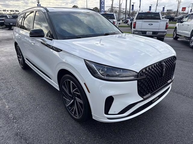 2025 White Metallic Lincoln Aviator Black Label AWD SUV