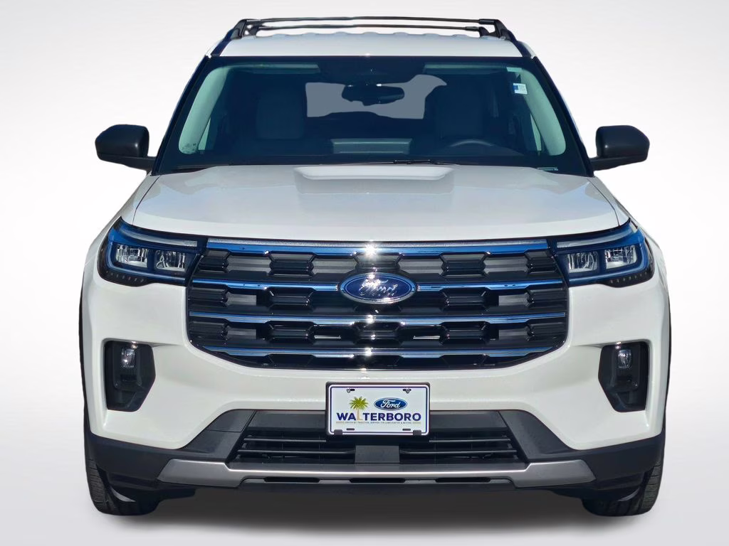 2026 Star White Metallic Tri-Coat Ford Explorer Active RWD SUV