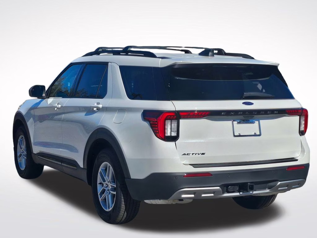 2026 Star White Metallic Tri-Coat Ford Explorer Active RWD SUV