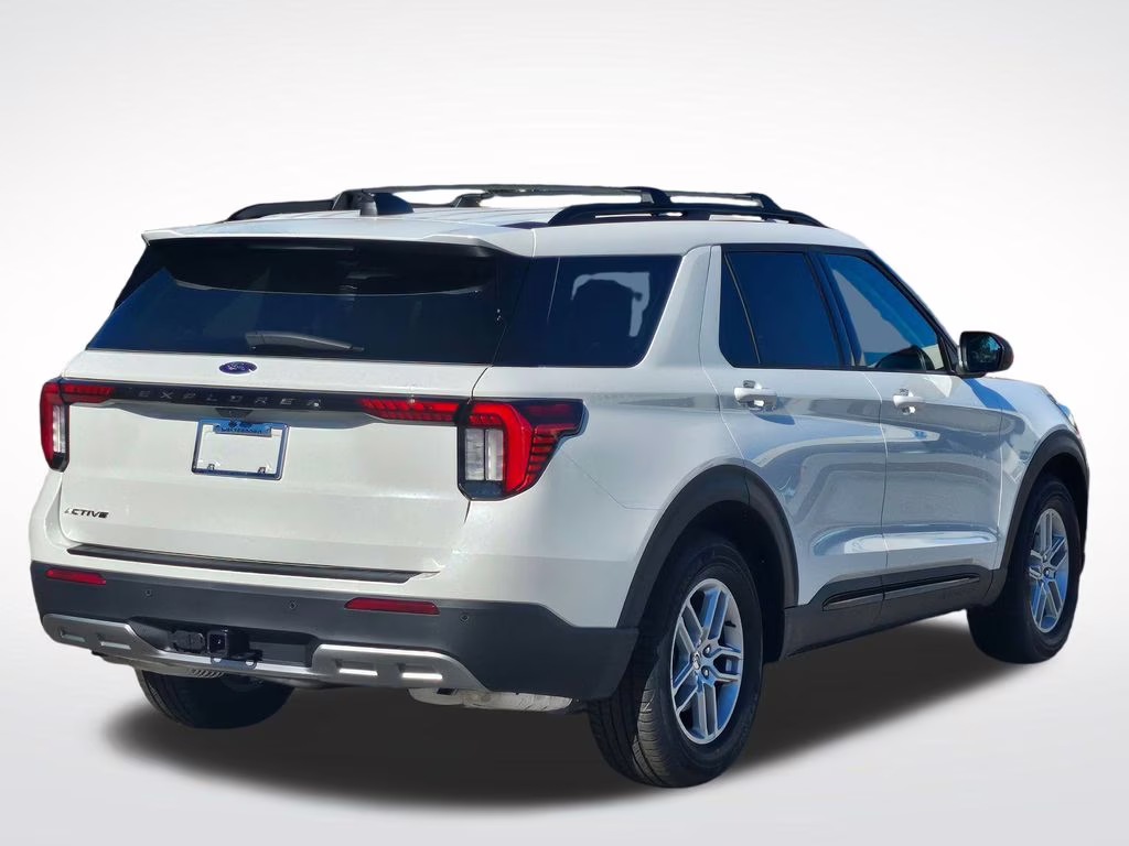 2026 Star White Metallic Tri-Coat Ford Explorer Active RWD SUV