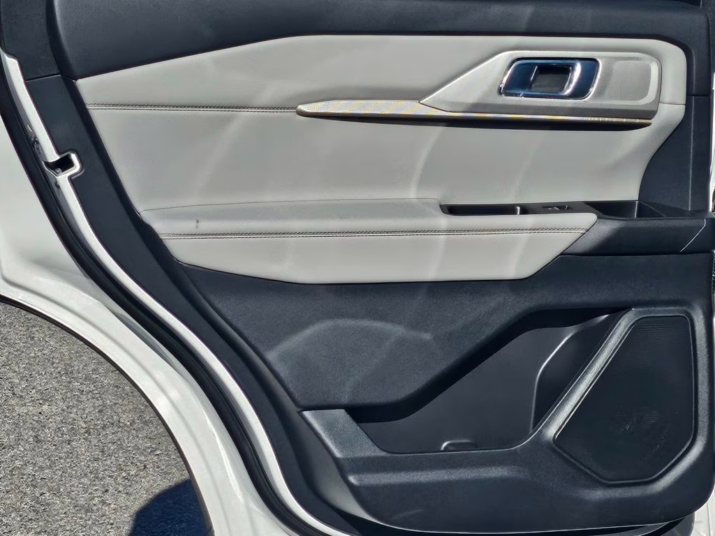 2026 Star White Metallic Tri-Coat Ford Explorer Active RWD SUV