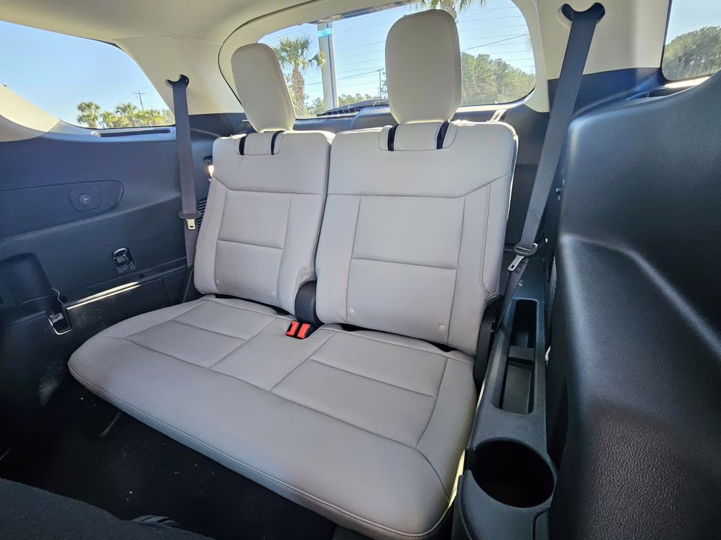 2026 Star White Metallic Tri-Coat Ford Explorer Active RWD SUV