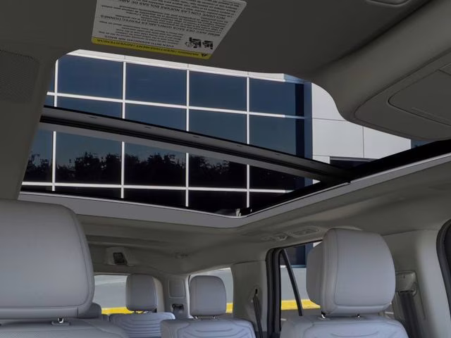 2026 Star White Metallic Tri-Coat Ford Expedition Platinum 4X4 SUV