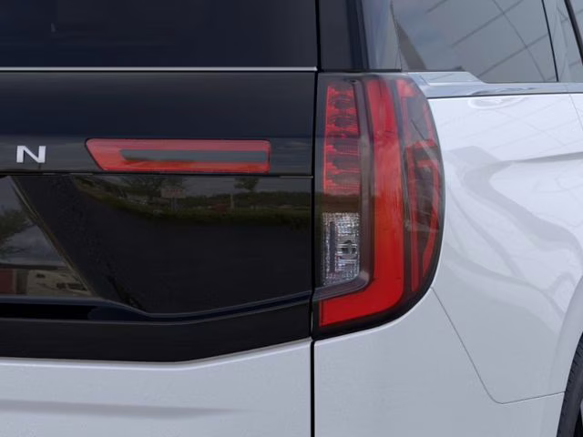 2026 Star White Metallic Tri-Coat Ford Expedition Platinum 4X4 SUV