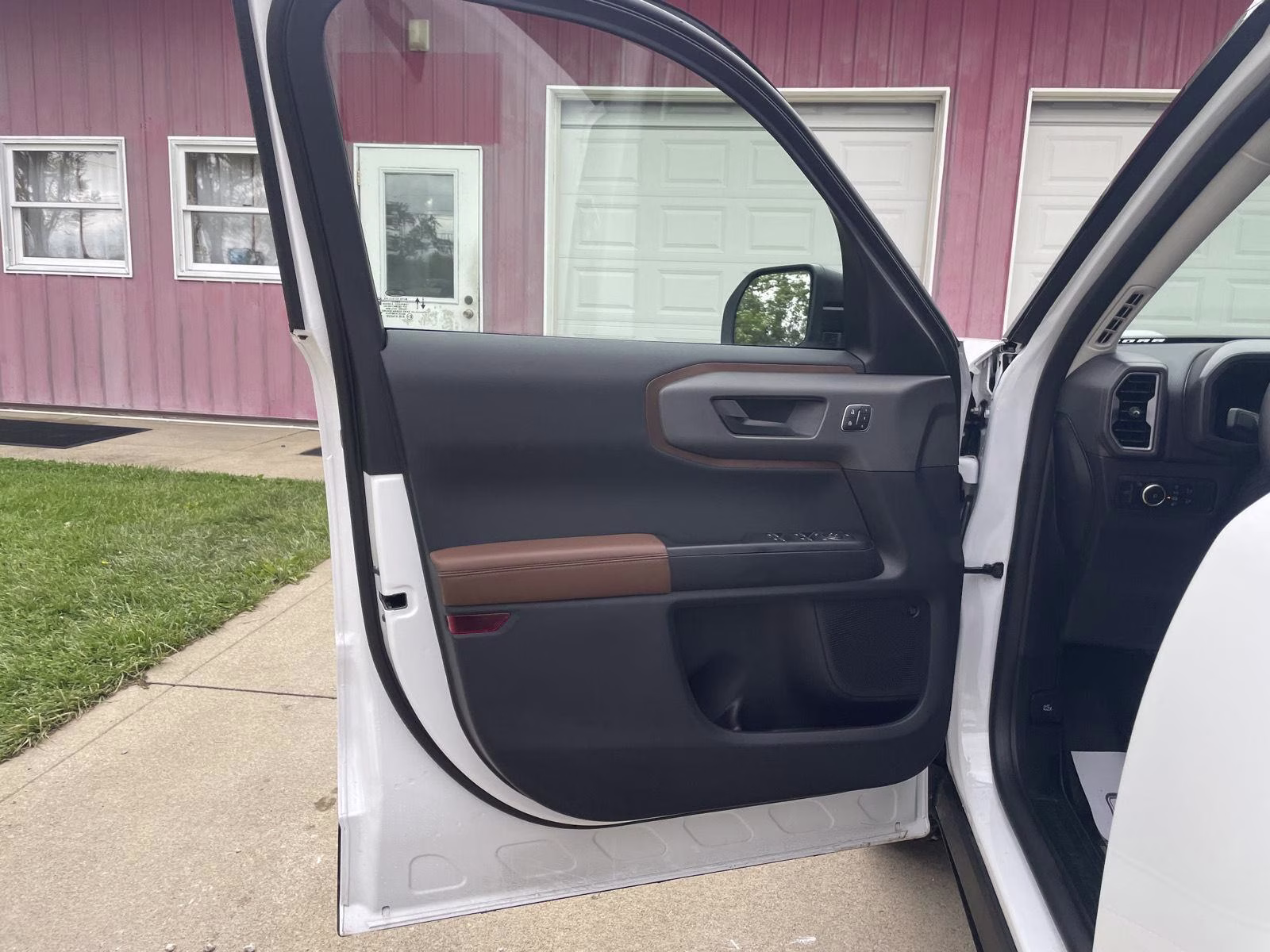 2025 Oxford White Ford Bronco Sport Outer Banks 4X4 SUV