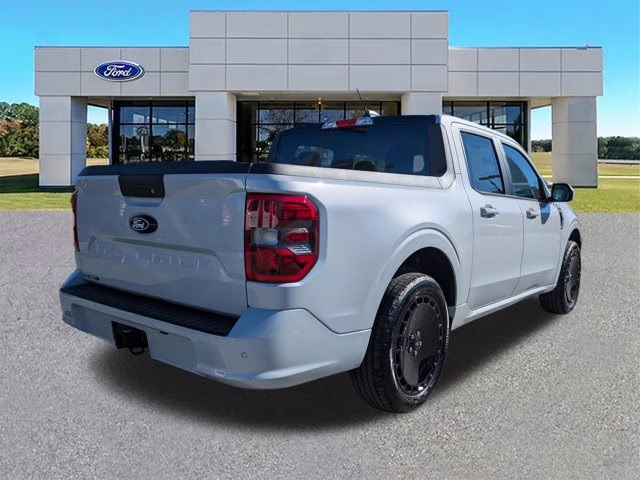 2026 White Metallic Ford Maverick Lobo Standard AWD Truck