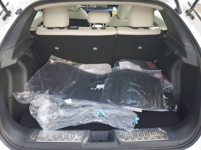 2026 Everest White Pearl Tricoat Nissan LEAF SV+ FWD SUV