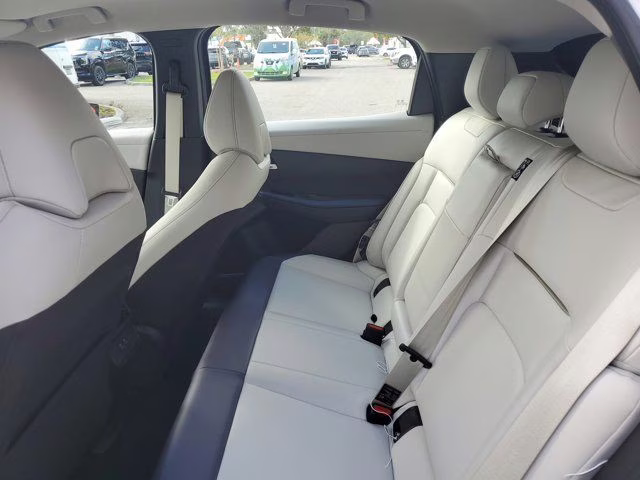 2026 Everest White Pearl Tricoat Nissan LEAF SV+ FWD SUV
