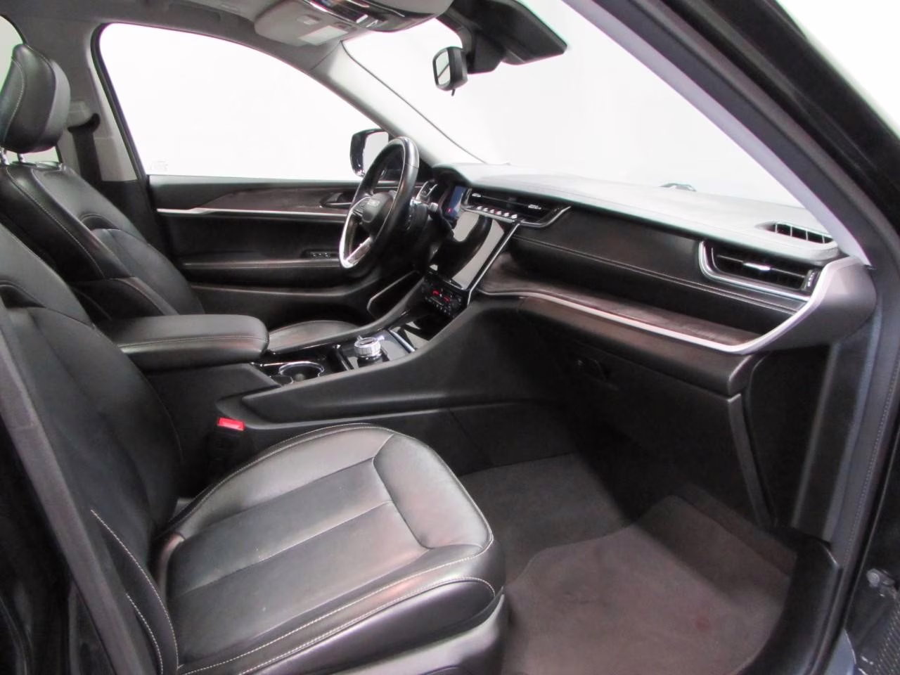 2021 Diamond Black Crystal Pearlcoat Jeep Grand Cherokee L Limited 4X4 SUV