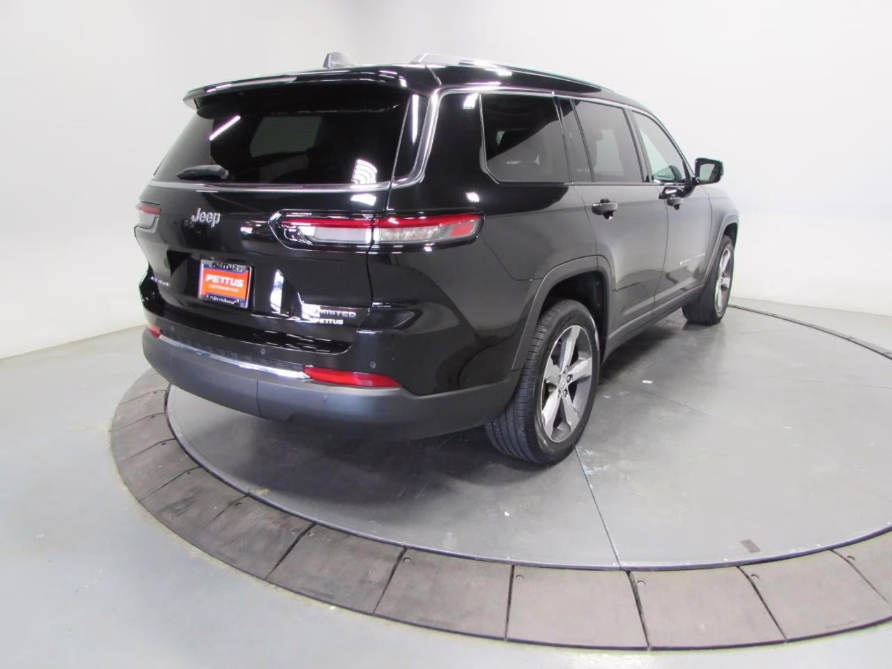 2021 Diamond Black Crystal Pearlcoat Jeep Grand Cherokee L Limited 4X4 SUV