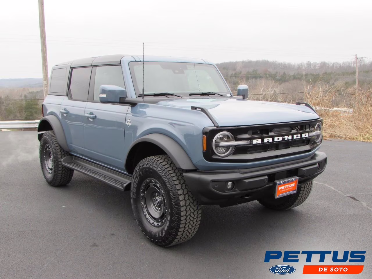 2025 Azure Gray Metallic Tri-Coat Ford Bronco Outer Banks 4X4 SUV