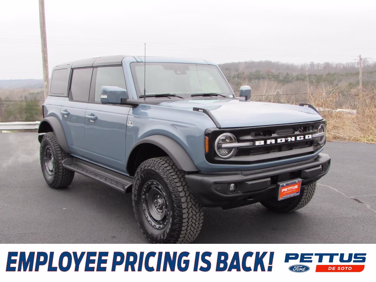 2025 Azure Gray Metallic Tri-Coat Ford Bronco Outer Banks 4X4 SUV