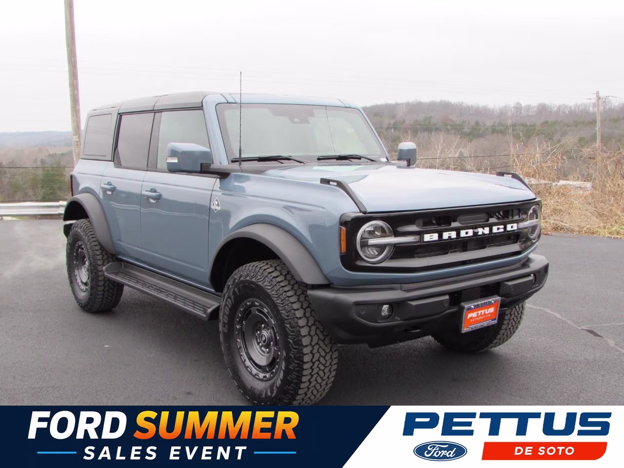 2025 Azure Gray Metallic Tri-Coat Ford Bronco Outer Banks 4X4 SUV