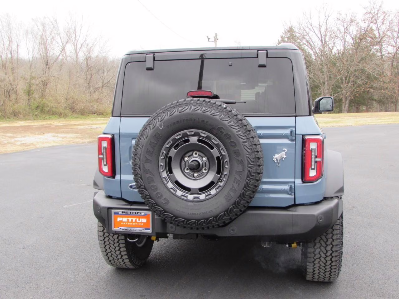2025 Azure Gray Metallic Tri-Coat Ford Bronco Outer Banks 4X4 SUV