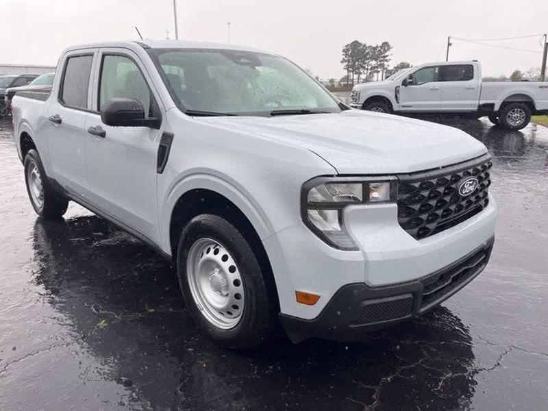 2026 Space White Metallic Ford Maverick XL FWD Truck