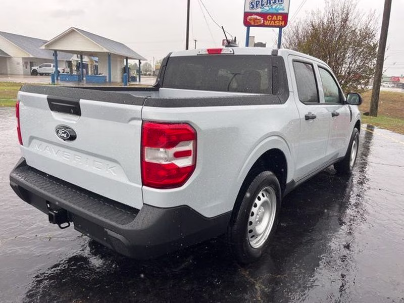 2026 Space White Metallic Ford Maverick XL FWD Truck