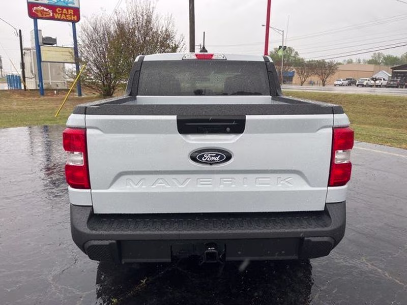 2026 Space White Metallic Ford Maverick XL FWD Truck