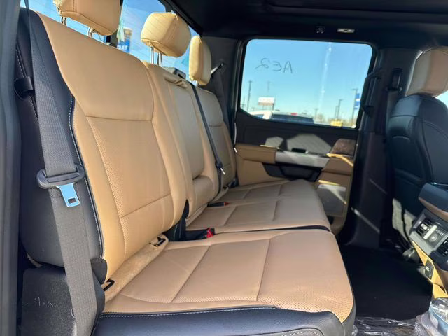 2026 White Metallic Ford Super Duty F-350 SRW Lariat 4X4 Truck